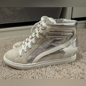 Nature breeze fashion sneaker. Size 7 1/2